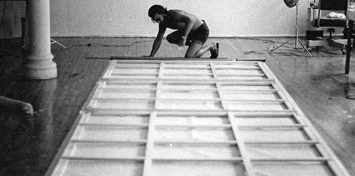 Acervo Antonio Henrique Amaral in his studio